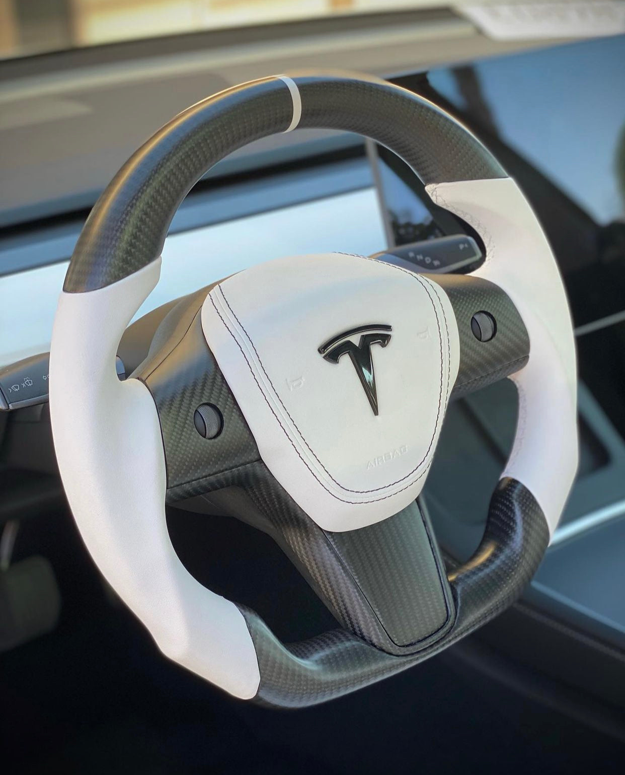 Tesla Sports Steering Wheel Carbon Matte