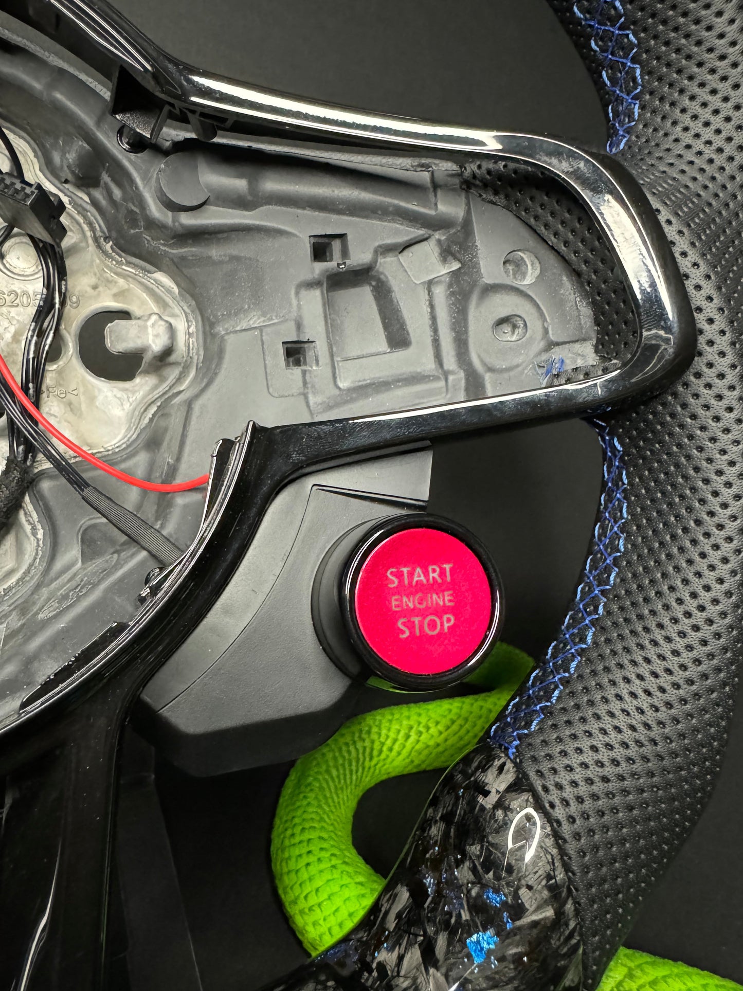 VW Golf 7/7.5 Sports Steering Wheel Forged Carbon Color Splitter (LED)