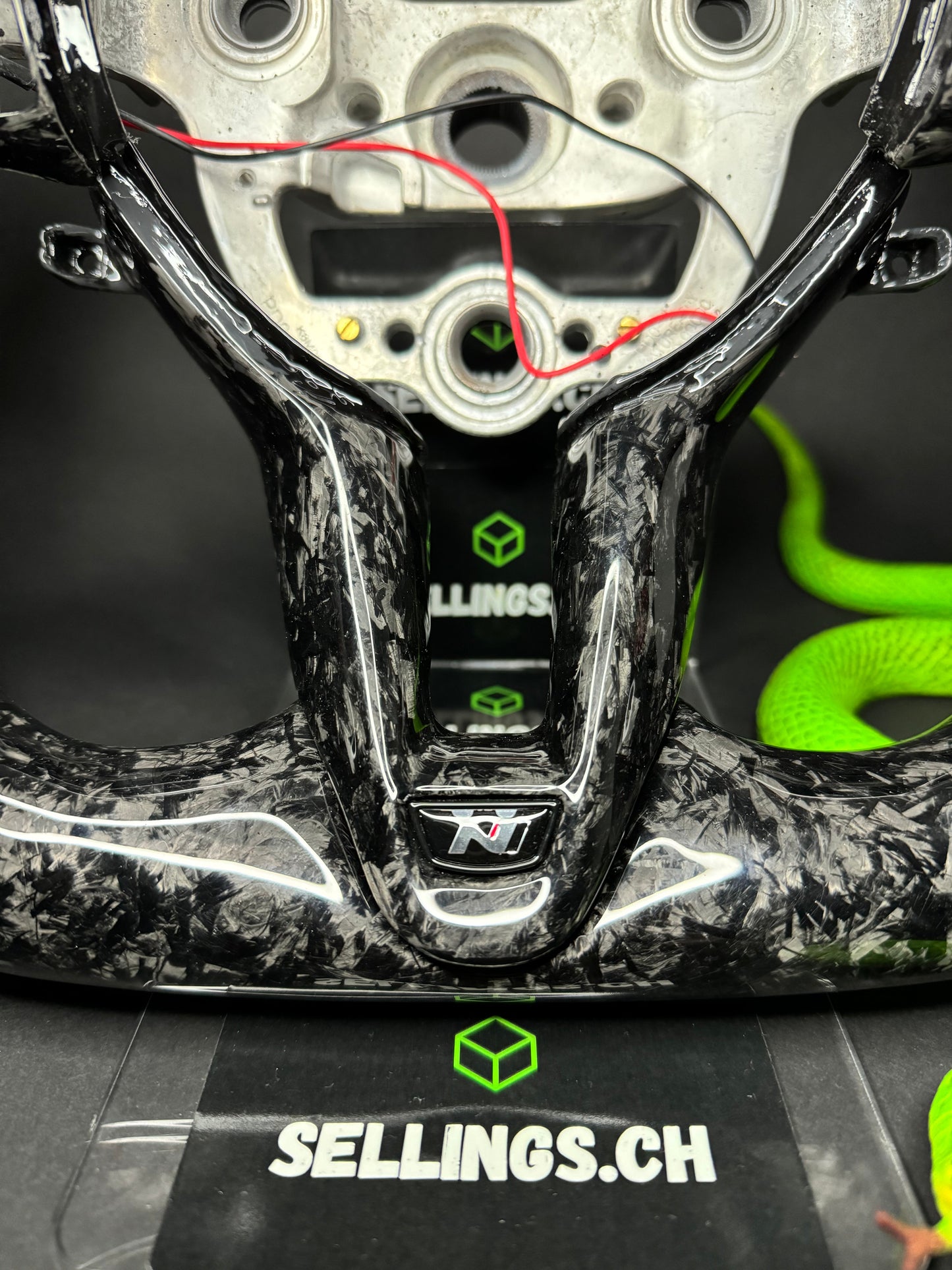 Hyundai Sports Steering Wheel Forged Carbon (LED)