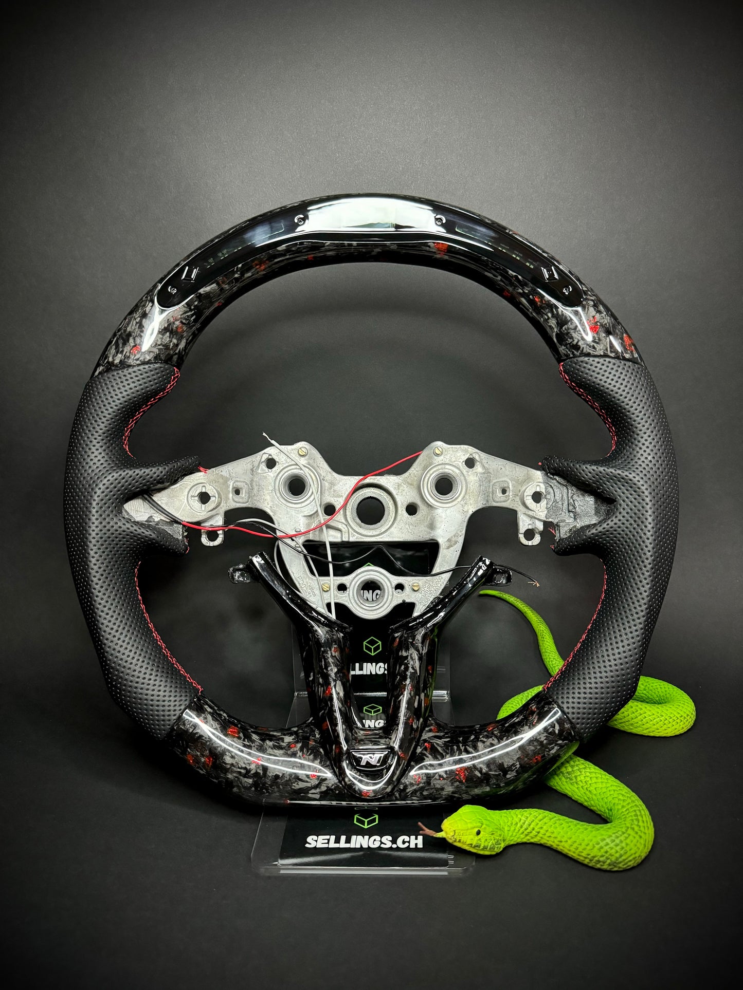 Hyundai Sport Steering Wheel Forged Carbon Color Splitter (LED)