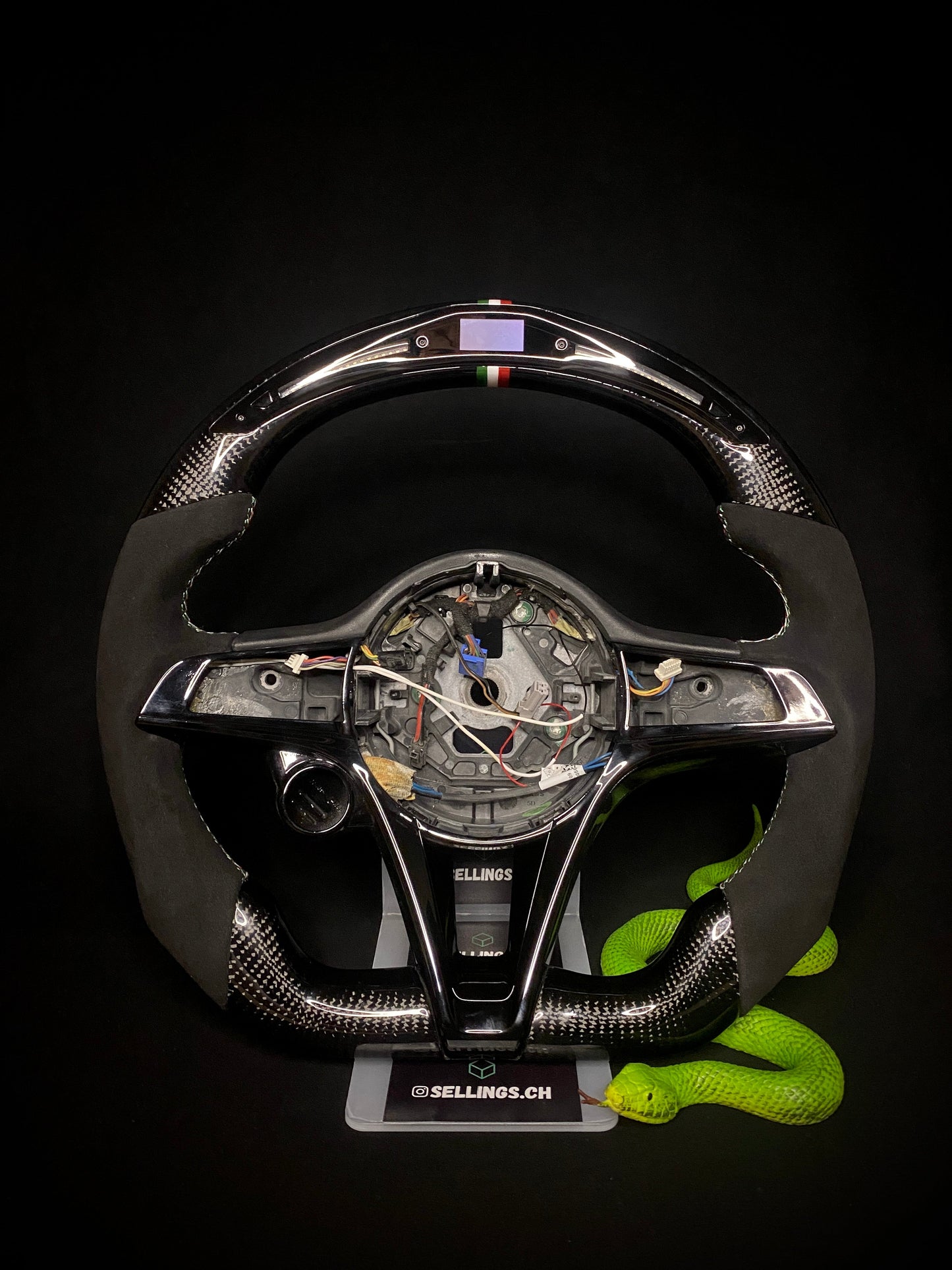 Alfa Romeo Carbon Sports Steering Wheel (LED)