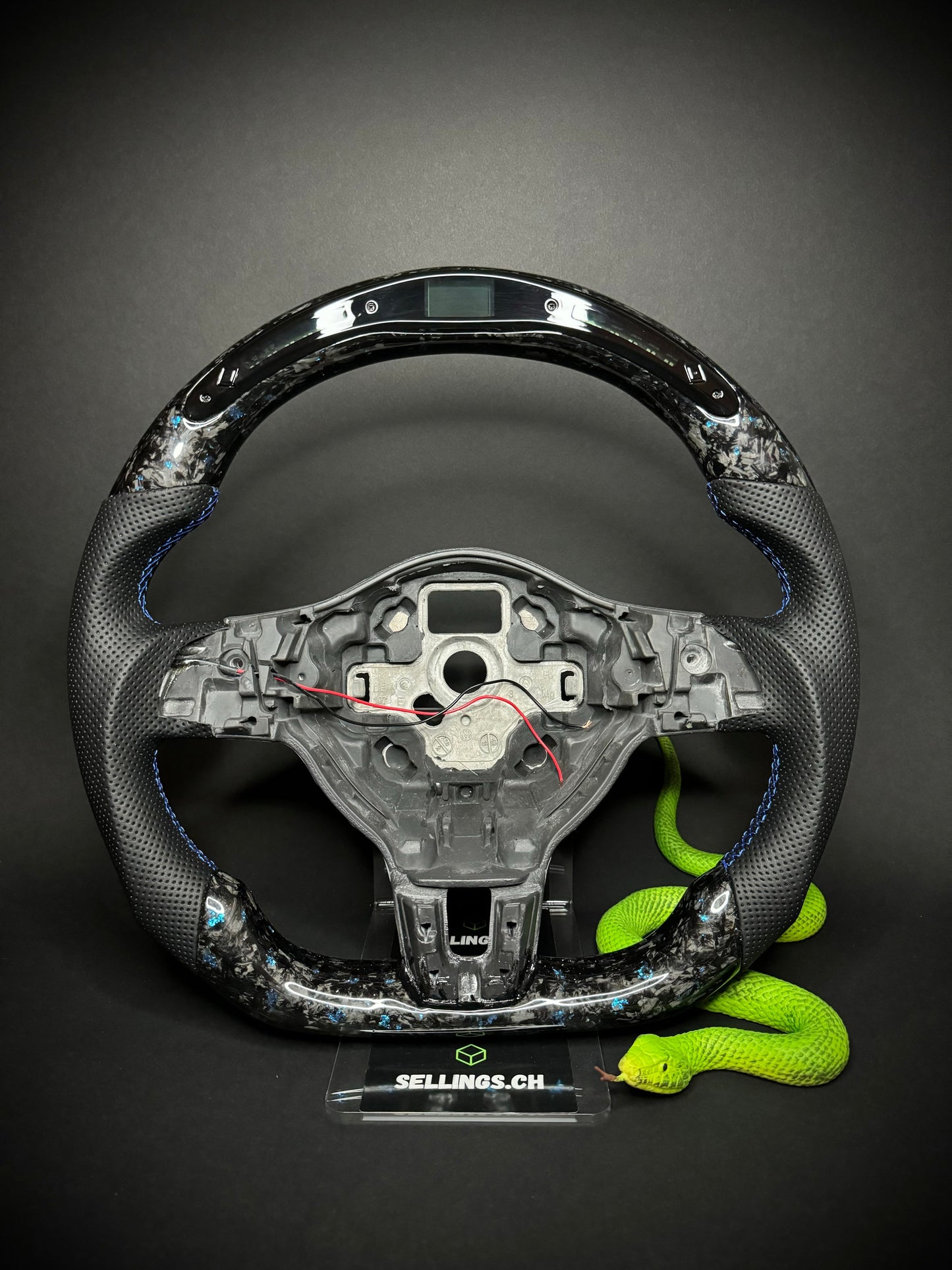VW Golf 6 Sport Steering Wheel Forged Carbon Color Flakes (LED)
