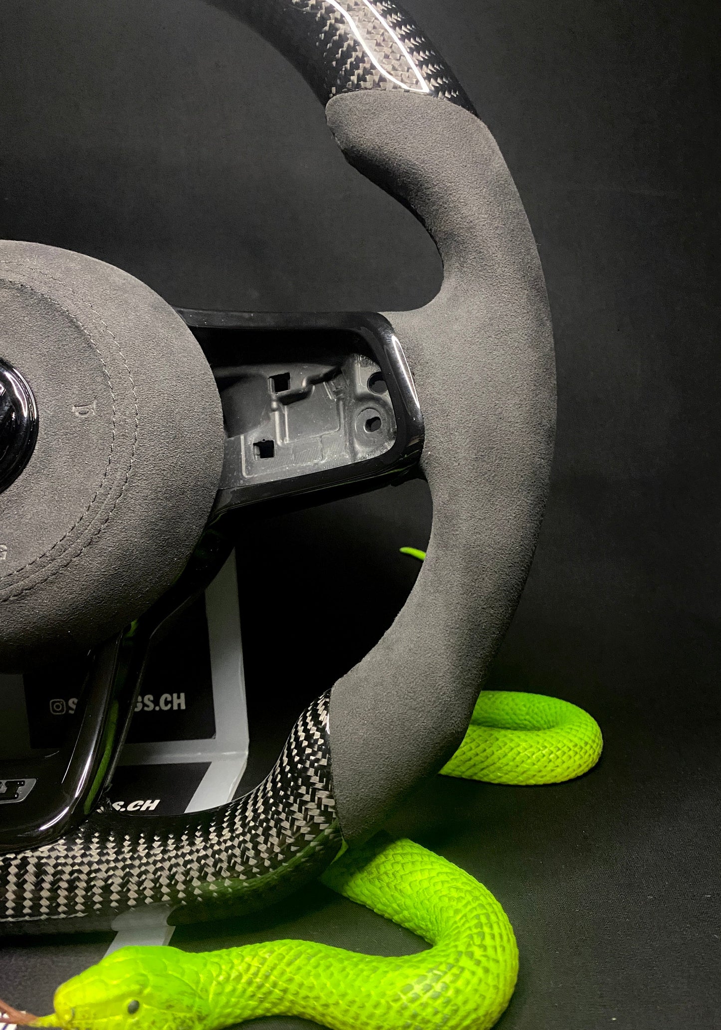 VW Golf 7/7.5 Sport Steering Wheel Carbon (LED) All Black