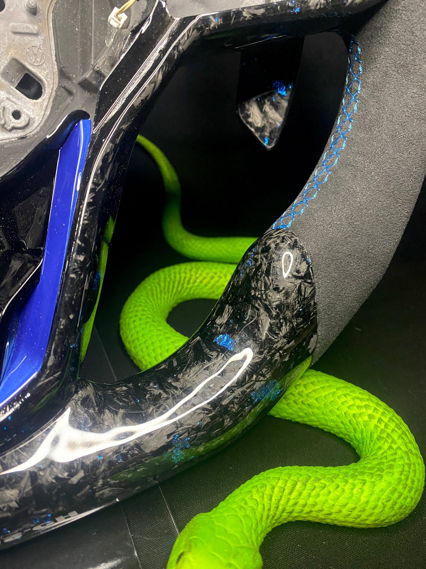 VW Golf 8 Sport Steering Wheel Forged Carbon Color Splitter