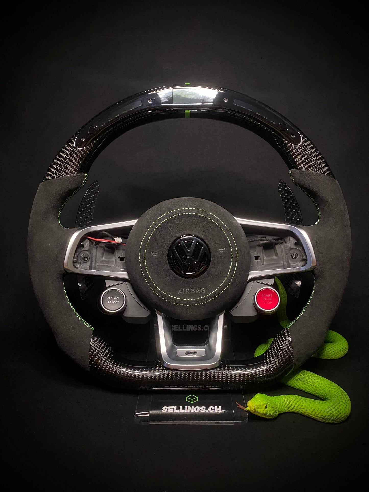 VW Golf 7/7.5 Sport Steering Wheel Carbon R8 (LED)