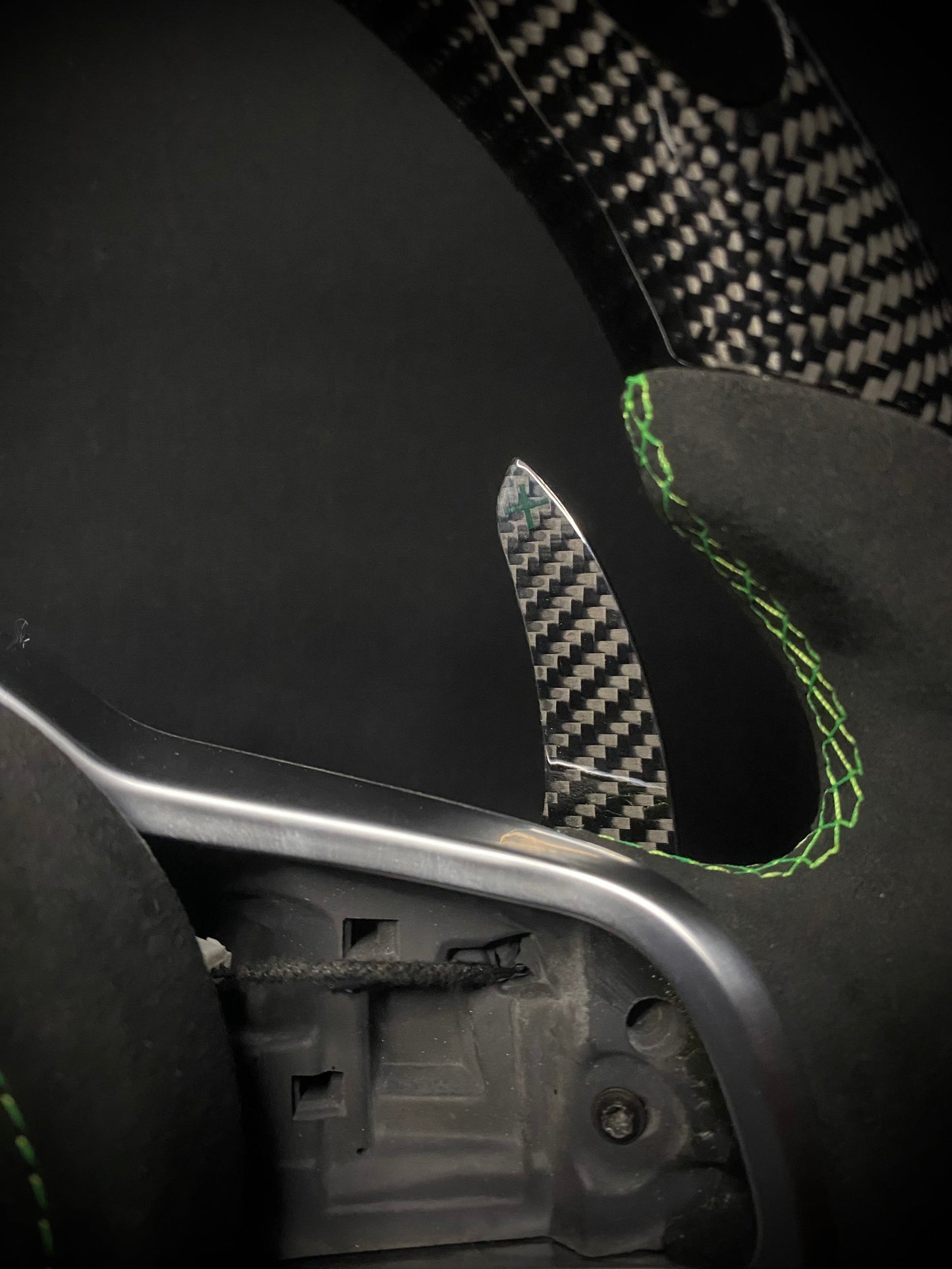 VW Golf 7/7.5 Sport Steering Wheel Carbon R8 (LED)
