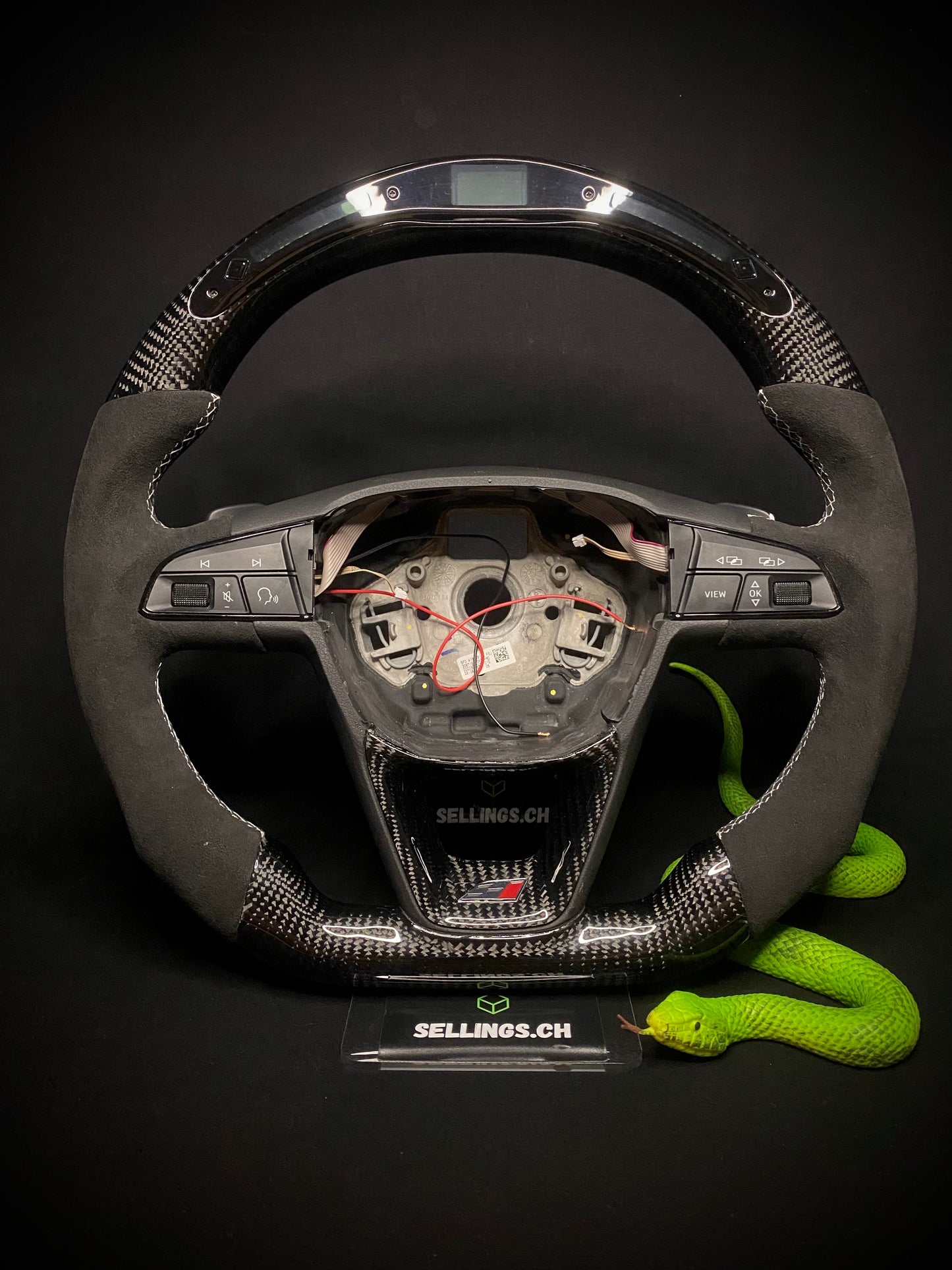 Seat Sport Steering Wheel Carbon (LED)