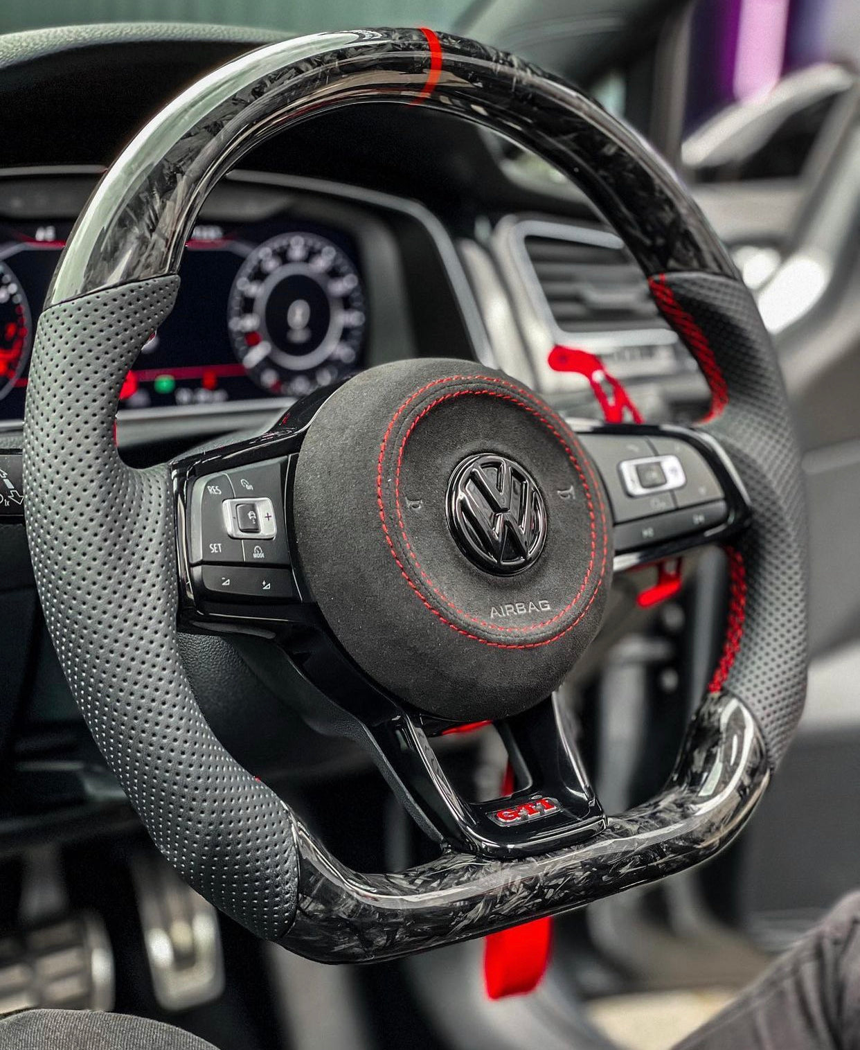 VW Golf 7/7.5 Sports Steering Wheel Forged Carbon Color Splitter